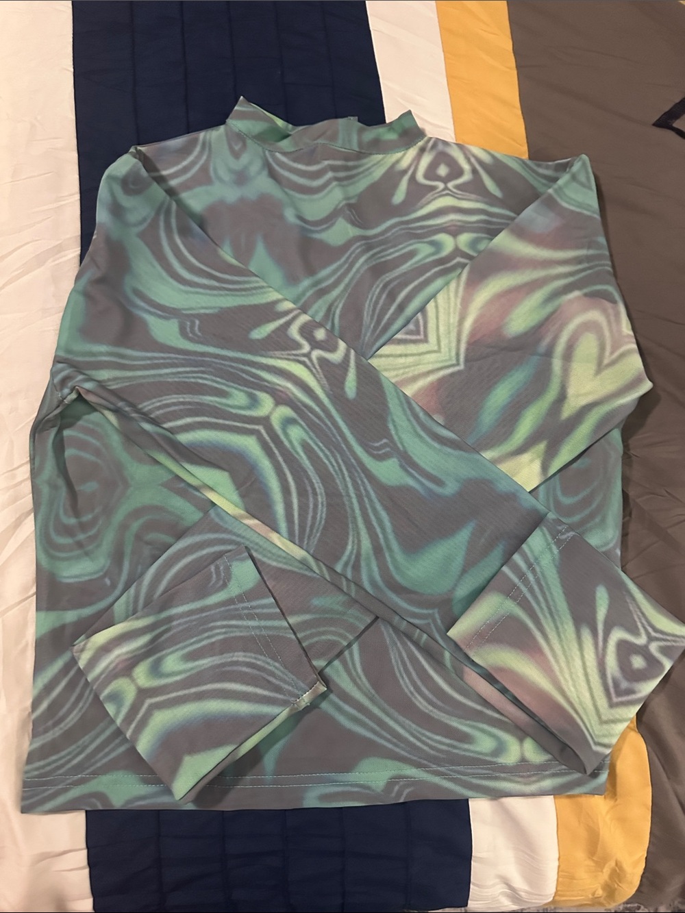 Men's Long-Sleeve Graphic Top in Teal Marble